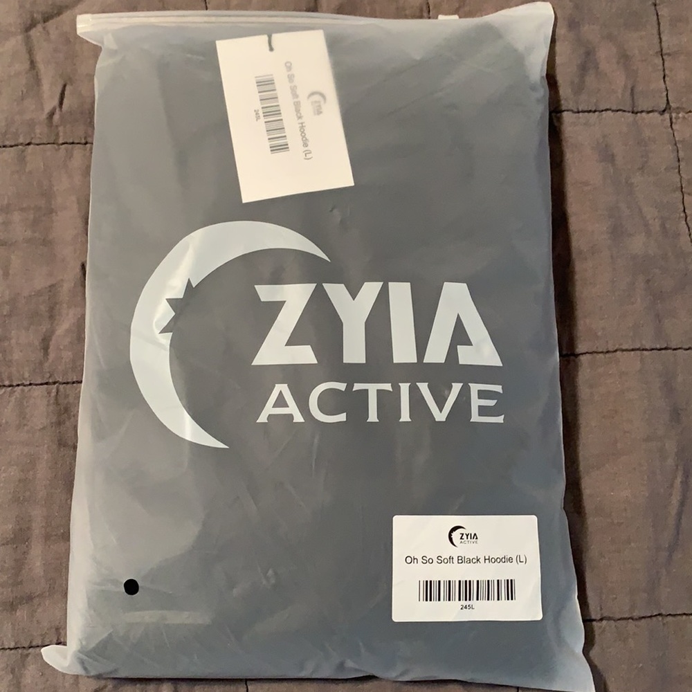 NWT Zyia 245 Oh So Soft Black Hoodie. Size L.